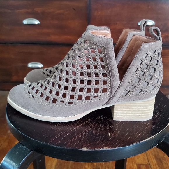 Jeffrey Campbell Taggart cutout booties - Picture 4 of 9